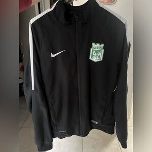 Size S, zip up jacket, NO HODDIE
Talla S, con cierre, sin capota